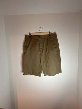 Volcom Corpo Class Men's 34 Beige Flat Front Chino Shorts, Size 34, 38 Inseam